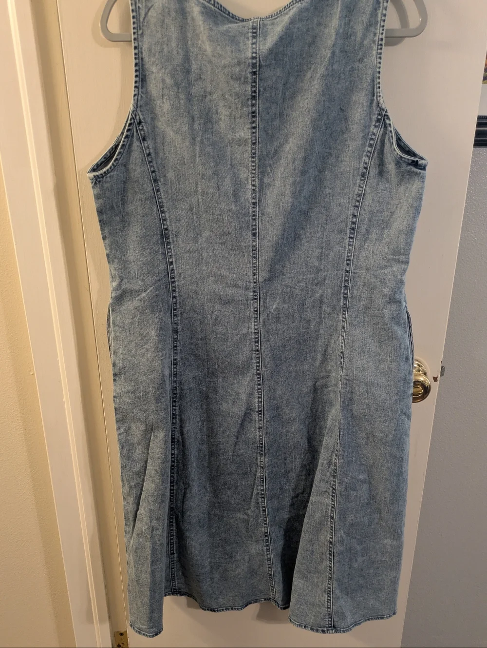 Sleeveless Chambray V-Neck Dress - Picture 3 of 5